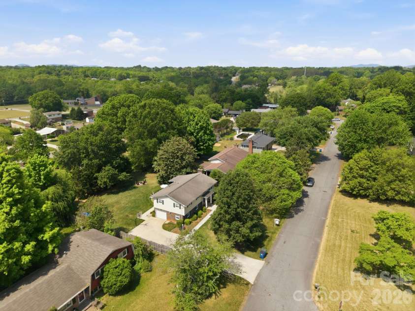 2340 24th Avenue, Hickory, NC 28601.  MLS# CAR4373971, YatesRealty ID 507. 