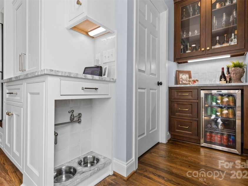 2569 Lower Assembly Drive, Fort Mill, SC 29708.  MLS# CAR4243533, YatesRealty ID 5070. Dog Watering Station w/its own pot filler