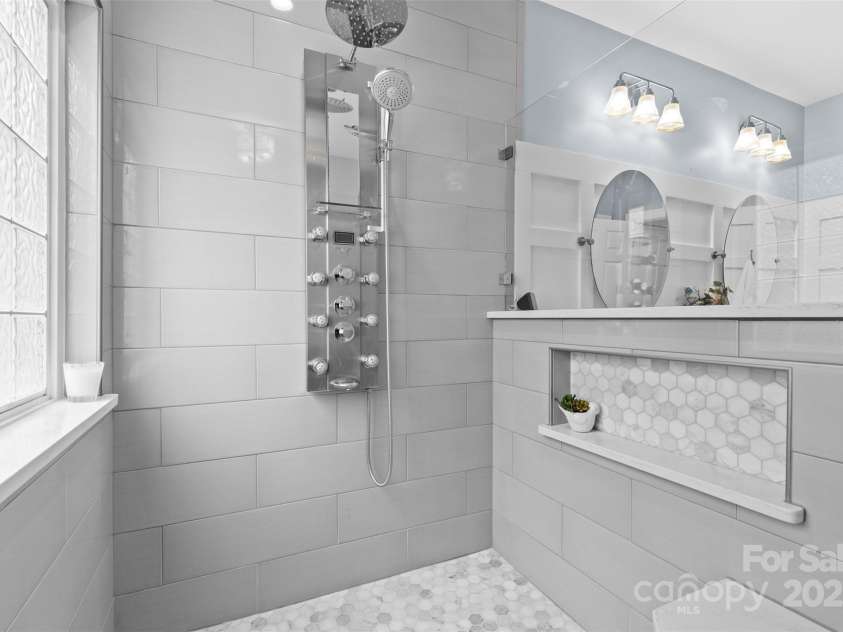 2569 Lower Assembly Drive, Fort Mill, SC 29708.  MLS# CAR4243533, YatesRealty ID 5070. Primary Bathroom