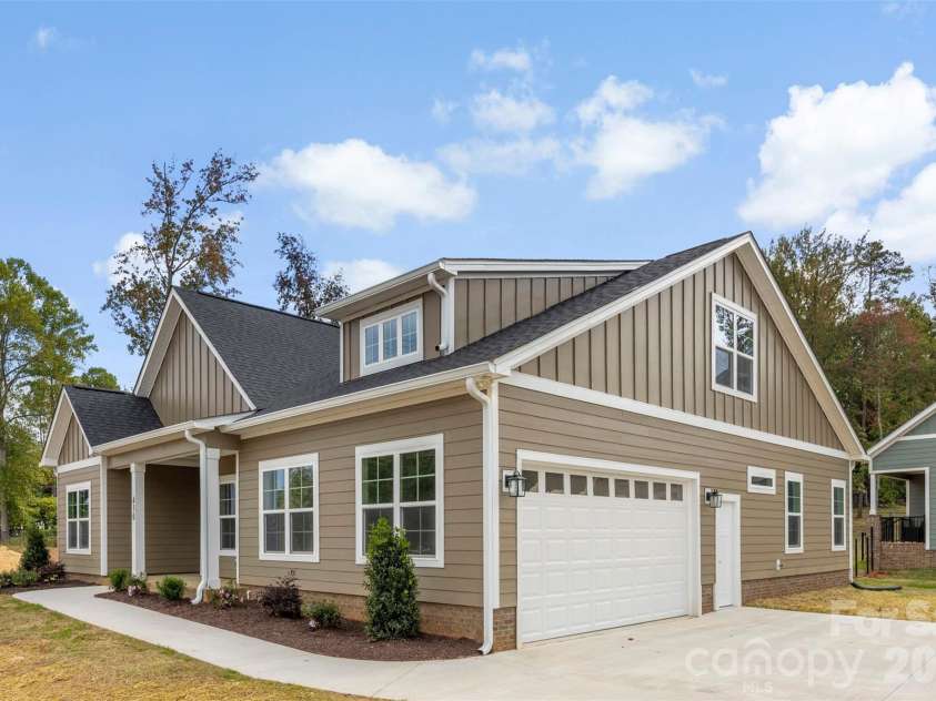 430 Fulton Drive, Kings Mountain, NC 28086.  MLS# CAR4310463, YatesRealty ID 5070. 