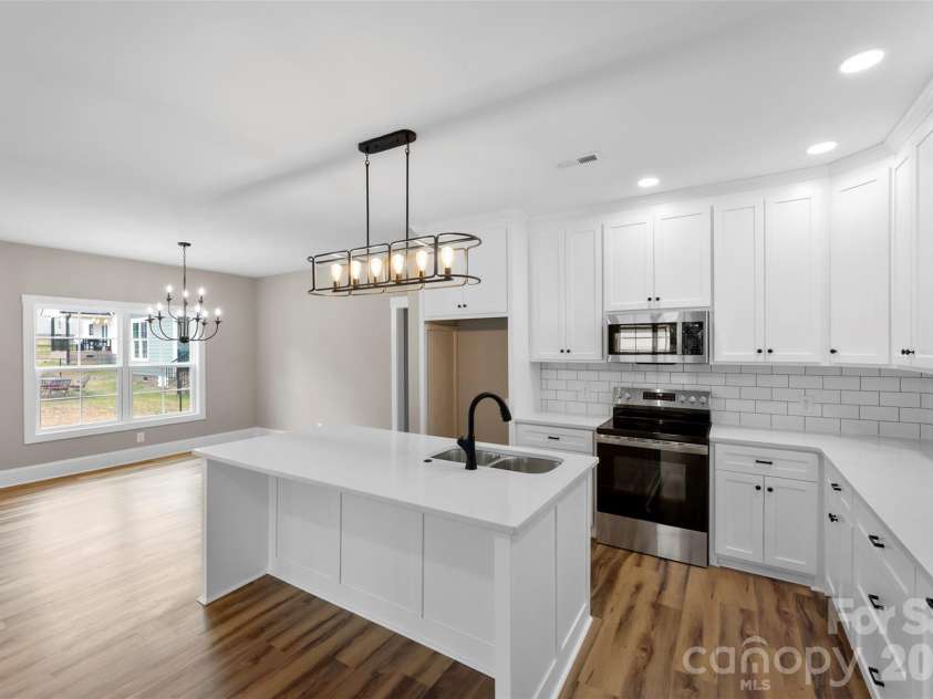 430 Fulton Drive, Kings Mountain, NC 28086.  MLS# CAR4310463, YatesRealty ID 5070. 