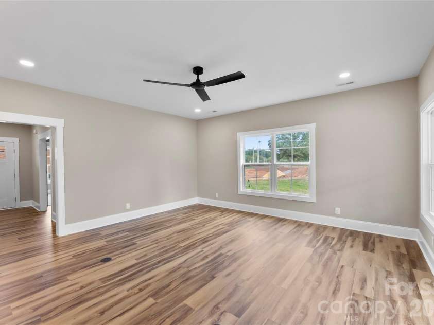430 Fulton Drive, Kings Mountain, NC 28086.  MLS# CAR4310463, YatesRealty ID 5070. 