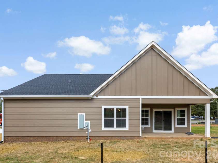 430 Fulton Drive, Kings Mountain, NC 28086.  MLS# CAR4310463, YatesRealty ID 5070. 