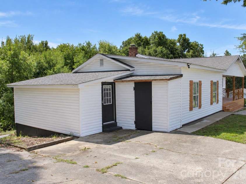 4515 Flowes Store Road, Concord, NC 28025.  MLS# CAR4424276, YatesRealty ID 50701. 