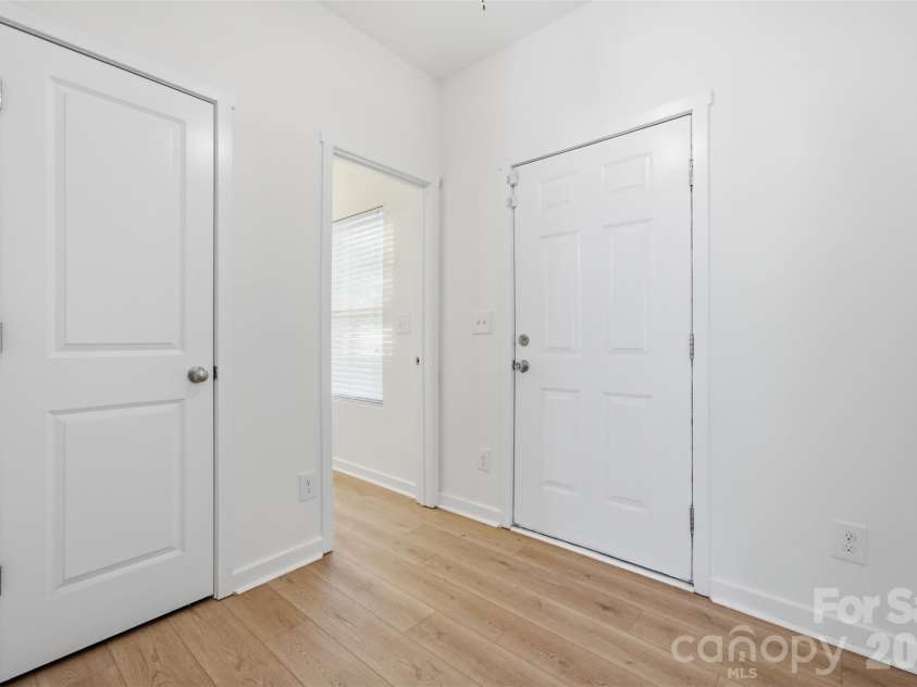 1125 Thanet Street, Concord, NC 28025.  MLS# CAR4423260, YatesRealty ID 50703. Foyer