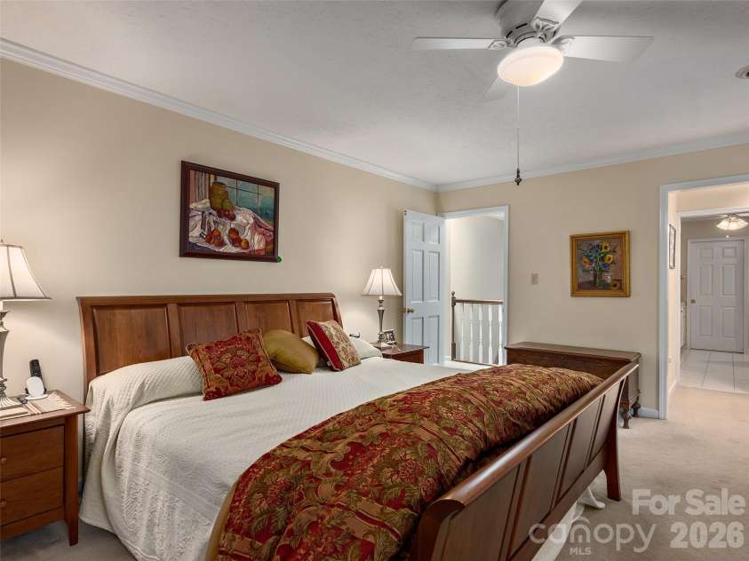 440 Sondley Woods Place, Asheville, NC 28805.  MLS# CAR4423407, YatesRealty ID 50704. 