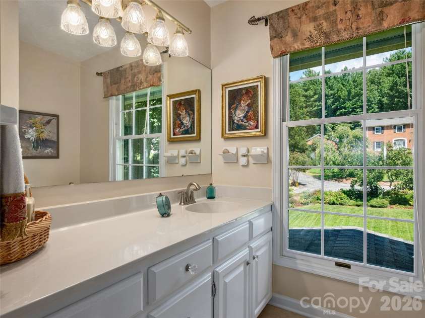 440 Sondley Woods Place, Asheville, NC 28805.  MLS# CAR4423407, YatesRealty ID 50704. Bath for 3rd bedroom