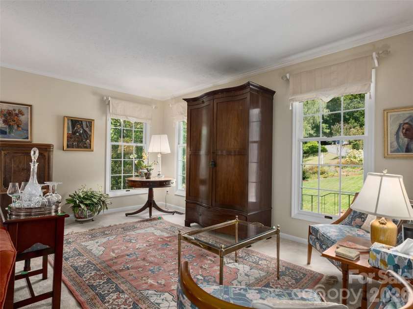 440 Sondley Woods Place, Asheville, NC 28805.  MLS# CAR4423407, YatesRealty ID 50704. Large Andersen Windows