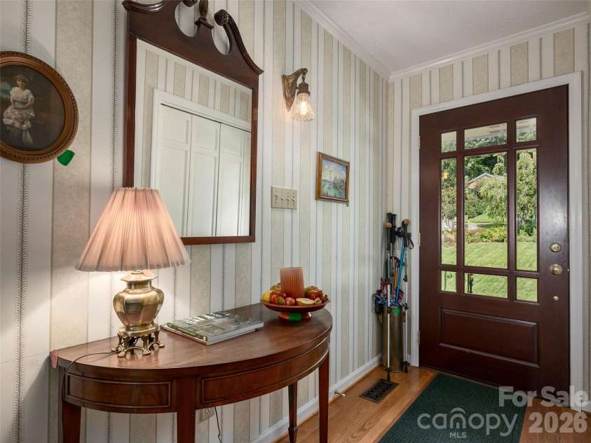 440 Sondley Woods Place, Asheville, NC 28805.  MLS# CAR4423407, YatesRealty ID 50704. WELCOME inside!