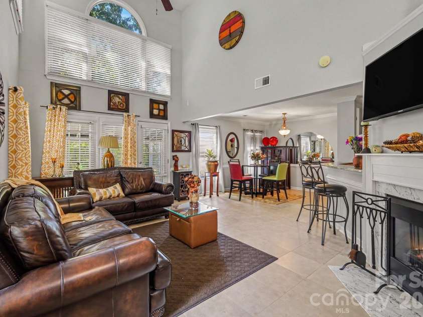 8609 Fox Chase Lane, Charlotte, NC 28269.  MLS# CAR4423387, YatesRealty ID 50705. 