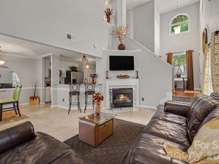8609 Fox Chase Lane, Charlotte, NC 28269.  MLS# CAR4423387, YatesRealty ID 50705. 