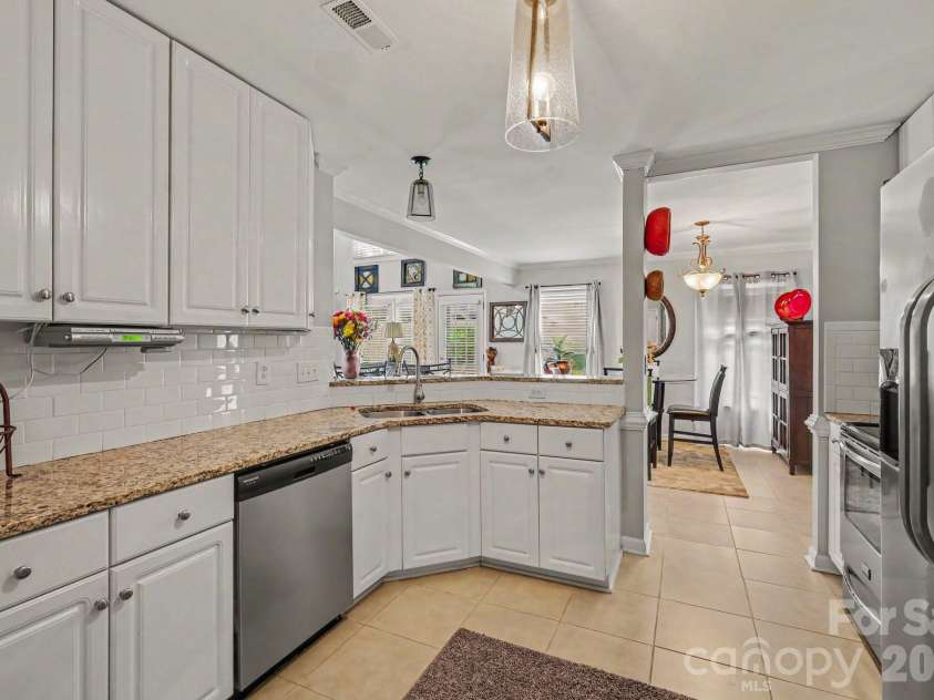 8609 Fox Chase Lane, Charlotte, NC 28269.  MLS# CAR4423387, YatesRealty ID 50705. 