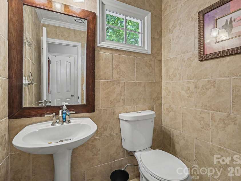 8609 Fox Chase Lane, Charlotte, NC 28269.  MLS# CAR4423387, YatesRealty ID 50705. 