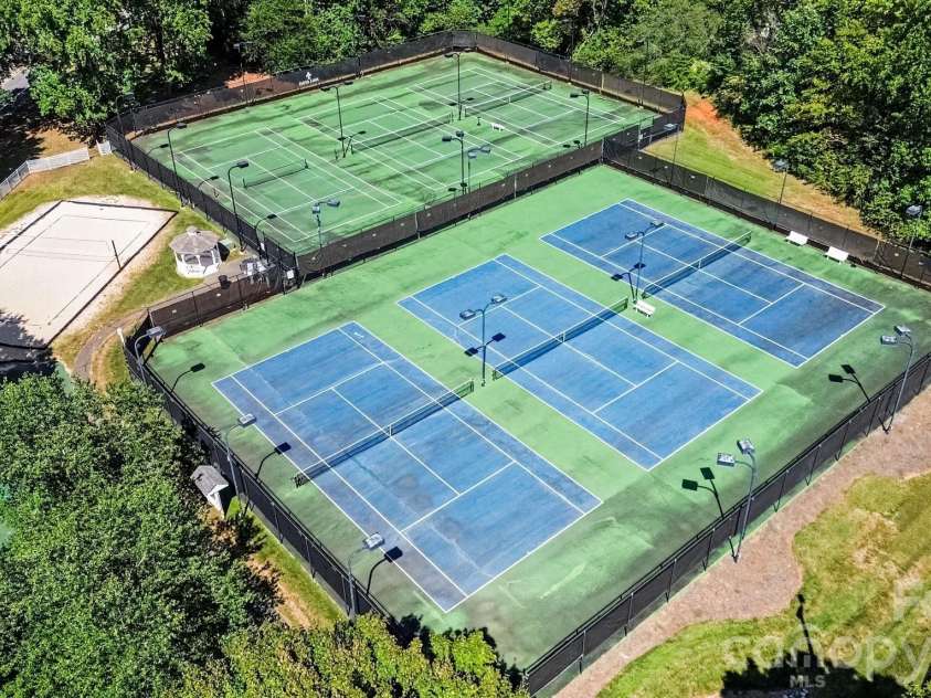 8609 Fox Chase Lane, Charlotte, NC 28269.  MLS# CAR4423387, YatesRealty ID 50705. 