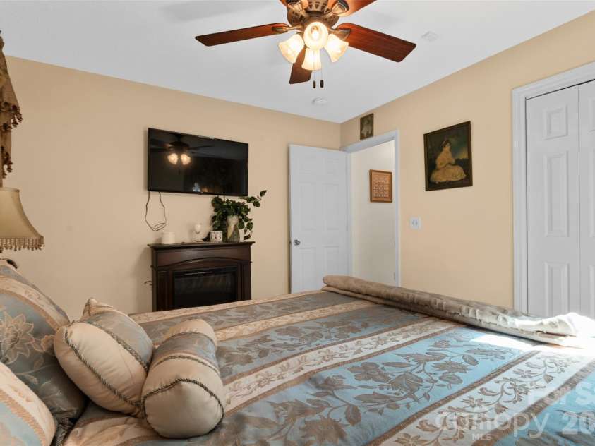 21 Ole Still Lane, Elgin, SC 29045.  MLS# CAR4422727, YatesRealty ID 50706. 