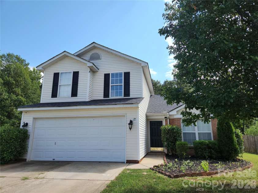 8103 Lamplighter Place, Charlotte, NC 28217.  MLS# CAR4422858, YatesRealty ID 50707. 