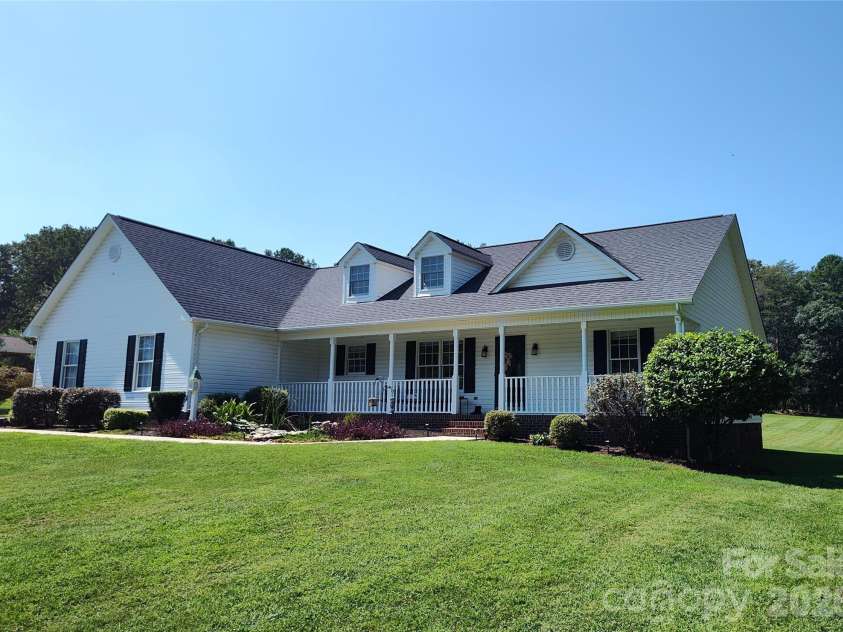 4005 Davis Road, Maiden, NC 28650.  MLS# CAR4422745, YatesRealty ID 50708. 