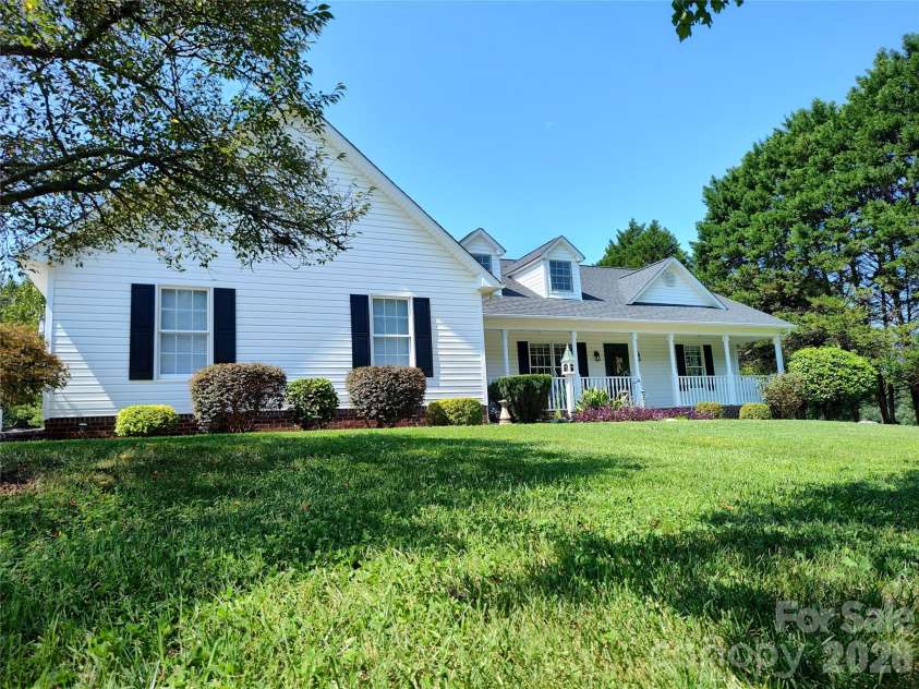 4005 Davis Road, Maiden, NC 28650.  MLS# CAR4422745, YatesRealty ID 50708. 