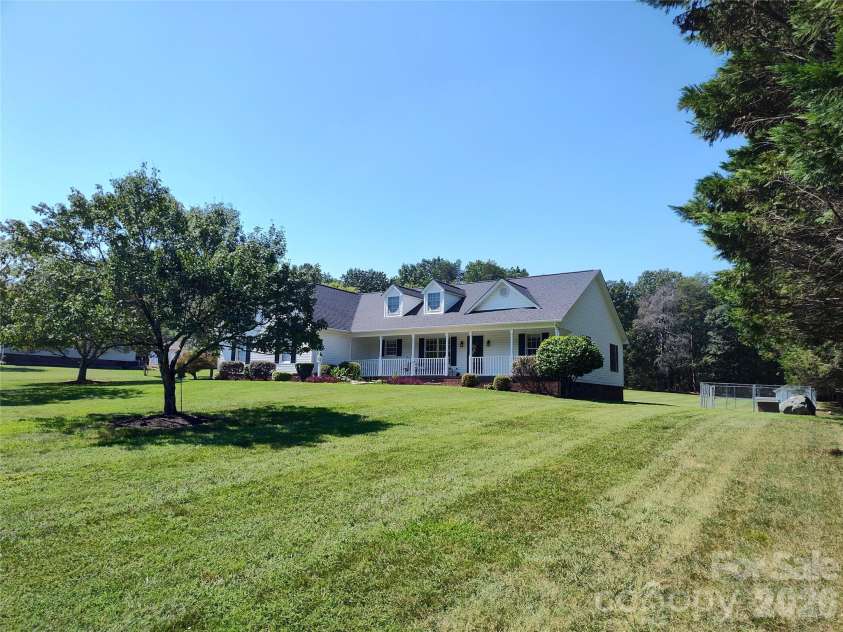 4005 Davis Road, Maiden, NC 28650.  MLS# CAR4422745, YatesRealty ID 50708. 