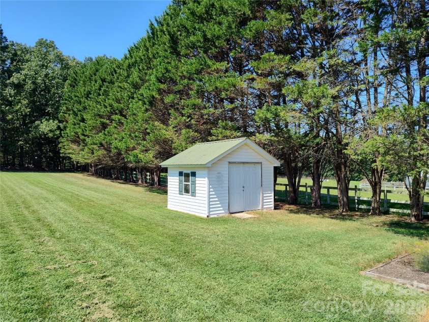 4005 Davis Road, Maiden, NC 28650.  MLS# CAR4422745, YatesRealty ID 50708. 