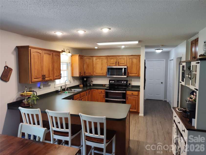 4005 Davis Road, Maiden, NC 28650.  MLS# CAR4422745, YatesRealty ID 50708. 