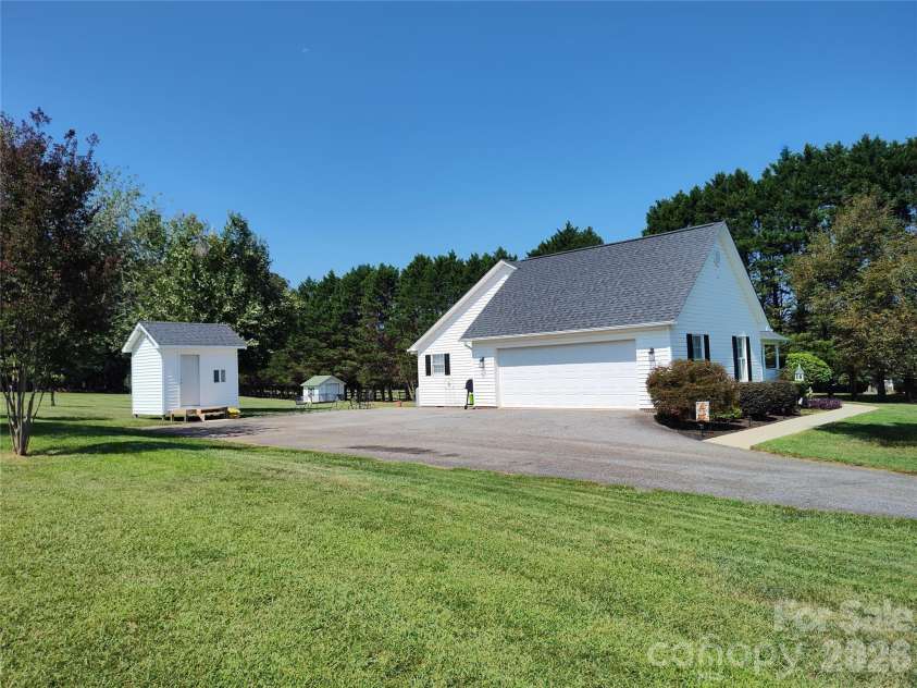 4005 Davis Road, Maiden, NC 28650.  MLS# CAR4422745, YatesRealty ID 50708. 