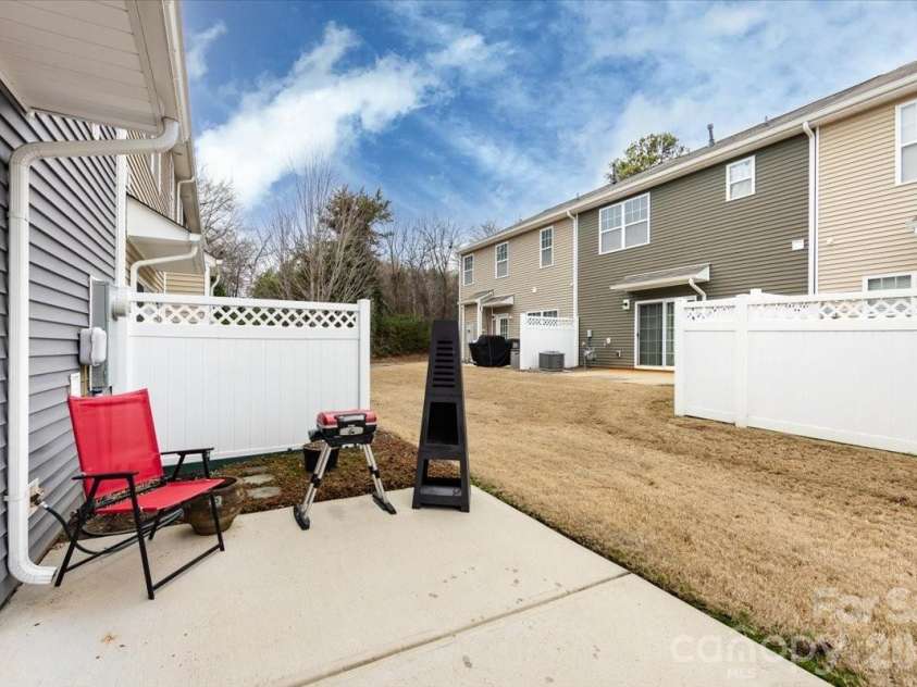 2512 Madeline Meadow Drive, Charlotte, NC 28217.  MLS# CAR4338006, YatesRealty ID 5071. 