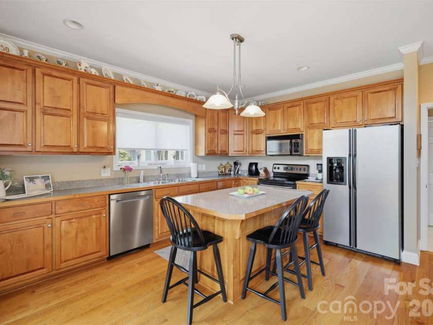 687 Sam Poole Lane, Taylorsville, NC 28681.  MLS# CAR4421693, YatesRealty ID 50711. 