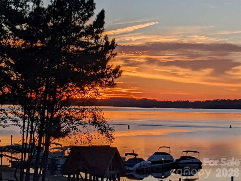 17810 Half Moon Lane, Cornelius, NC 28031.  MLS# CAR4421750, YatesRealty ID 50712. 