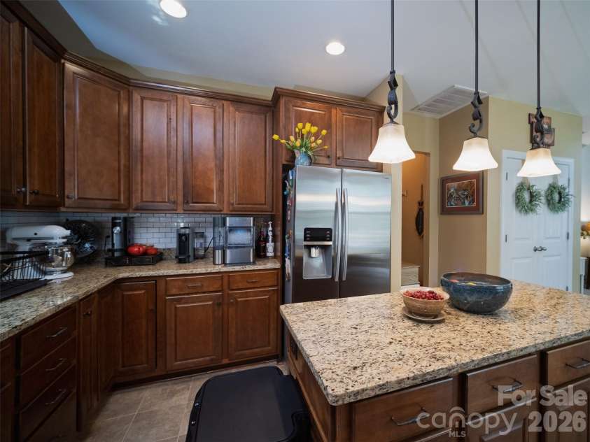 172 Tom Sawyer Lane, Mount Holly, NC 28120.  MLS# CAR4422255, YatesRealty ID 50713. 