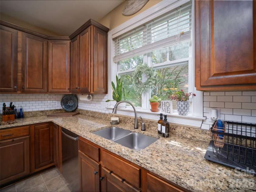 172 Tom Sawyer Lane, Mount Holly, NC 28120.  MLS# CAR4422255, YatesRealty ID 50713. 