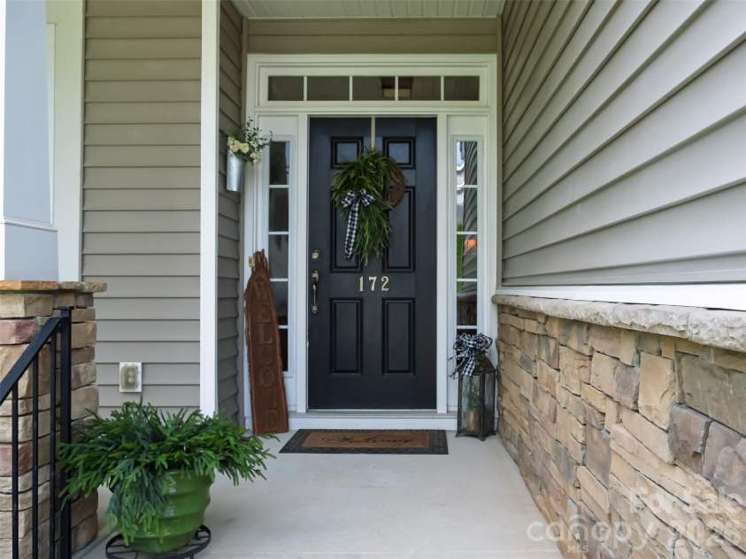 172 Tom Sawyer Lane, Mount Holly, NC 28120.  MLS# CAR4422255, YatesRealty ID 50713. 