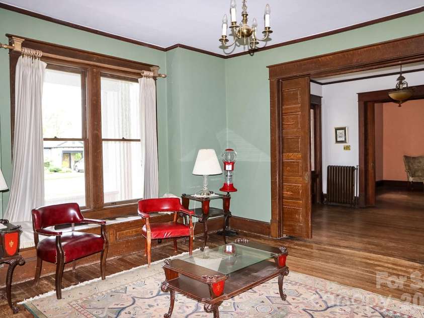 418 Main Street, Elkin, NC 28621.  MLS# CAR4421676, YatesRealty ID 50714. 