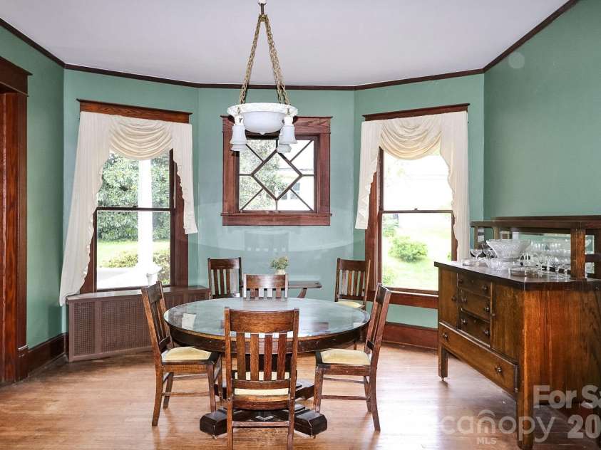 418 Main Street, Elkin, NC 28621.  MLS# CAR4421676, YatesRealty ID 50714. 