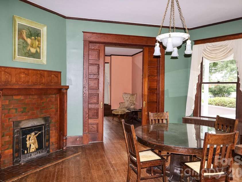 418 Main Street, Elkin, NC 28621.  MLS# CAR4421676, YatesRealty ID 50714. 