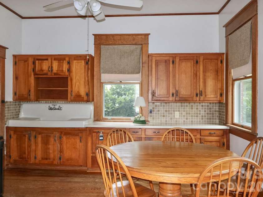 418 Main Street, Elkin, NC 28621.  MLS# CAR4421676, YatesRealty ID 50714. 