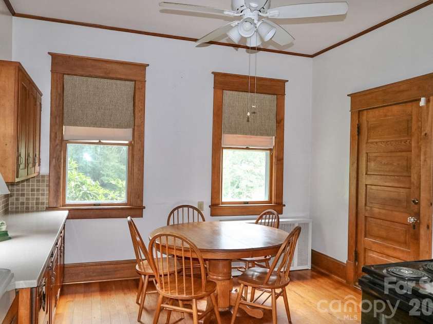 418 Main Street, Elkin, NC 28621.  MLS# CAR4421676, YatesRealty ID 50714. 