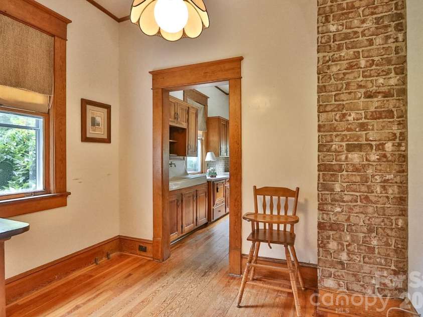 418 Main Street, Elkin, NC 28621.  MLS# CAR4421676, YatesRealty ID 50714. 