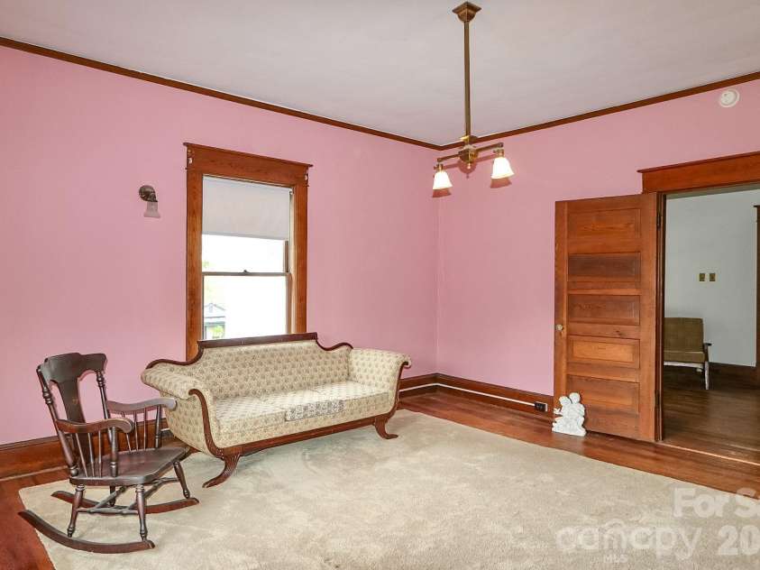 418 Main Street, Elkin, NC 28621.  MLS# CAR4421676, YatesRealty ID 50714. 