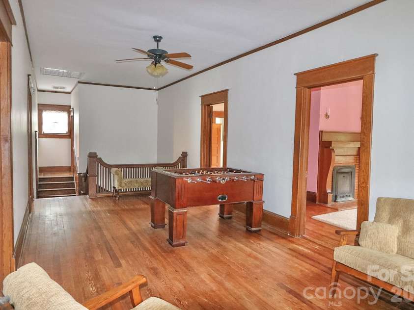 418 Main Street, Elkin, NC 28621.  MLS# CAR4421676, YatesRealty ID 50714. 