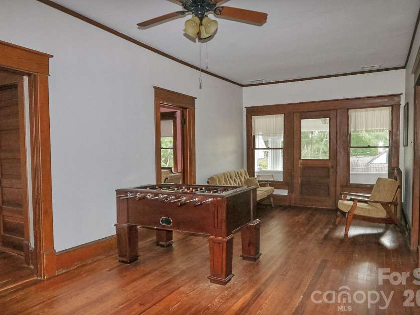 418 Main Street, Elkin, NC 28621.  MLS# CAR4421676, YatesRealty ID 50714. 