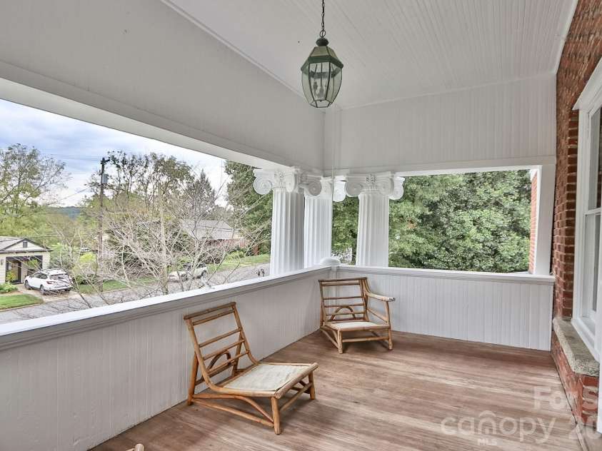 418 Main Street, Elkin, NC 28621.  MLS# CAR4421676, YatesRealty ID 50714. 