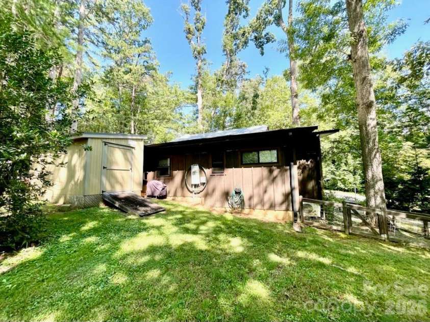 97 Fairway Drive, Black Mountain, NC 28711.  MLS# CAR4421102, YatesRealty ID 50716. 