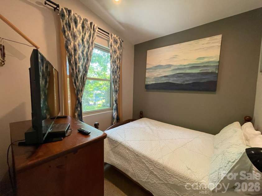 97 Fairway Drive, Black Mountain, NC 28711.  MLS# CAR4421102, YatesRealty ID 50716. Bed 2