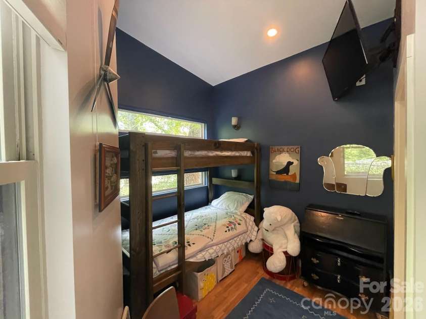 97 Fairway Drive, Black Mountain, NC 28711.  MLS# CAR4421102, YatesRealty ID 50716. Bed 3