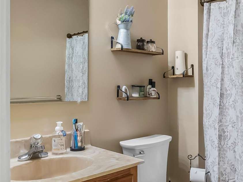 132 Dogwood Heights Drive, Marion, NC 28752.  MLS# CAR4421335, YatesRealty ID 50717. Guest Bath