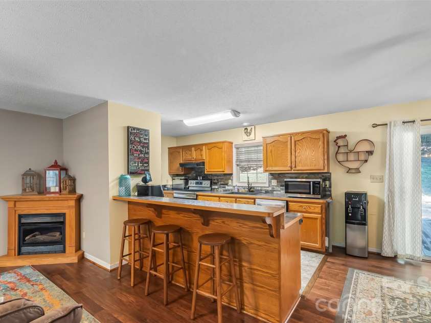 132 Dogwood Heights Drive, Marion, NC 28752.  MLS# CAR4421335, YatesRealty ID 50717. Kitchen
