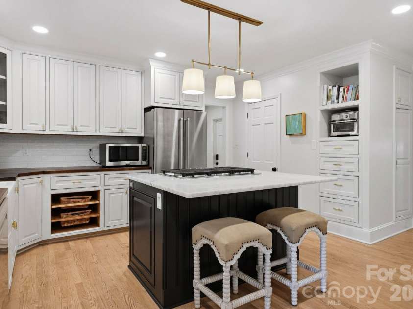 400 Fesbrook Court, Charlotte, NC 28270.  MLS# CAR4421323, YatesRealty ID 50718. 