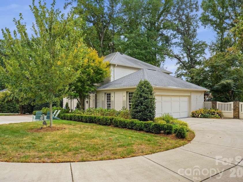 400 Fesbrook Court, Charlotte, NC 28270.  MLS# CAR4421323, YatesRealty ID 50718. 