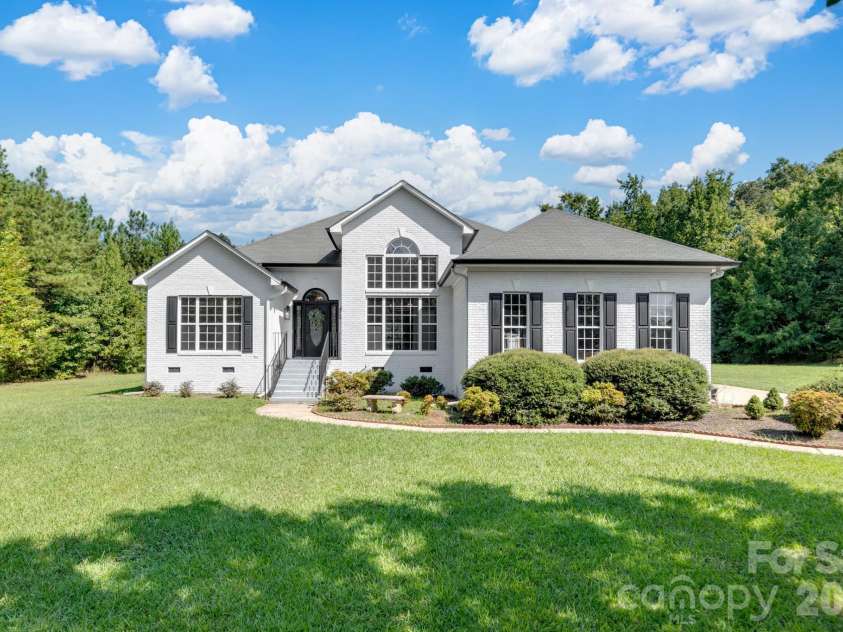 8025 Silver Maple Lane, Mint Hill, NC 28227.  MLS# CAR4420219, YatesRealty ID 50719. 